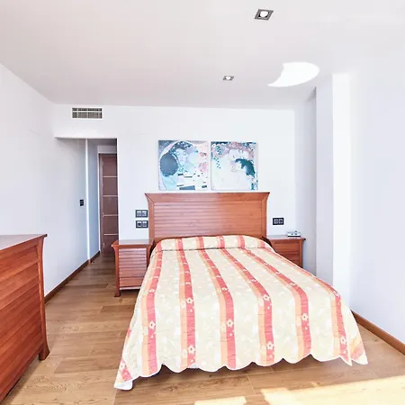 Atico De Lujo En Primera Linea De Mar